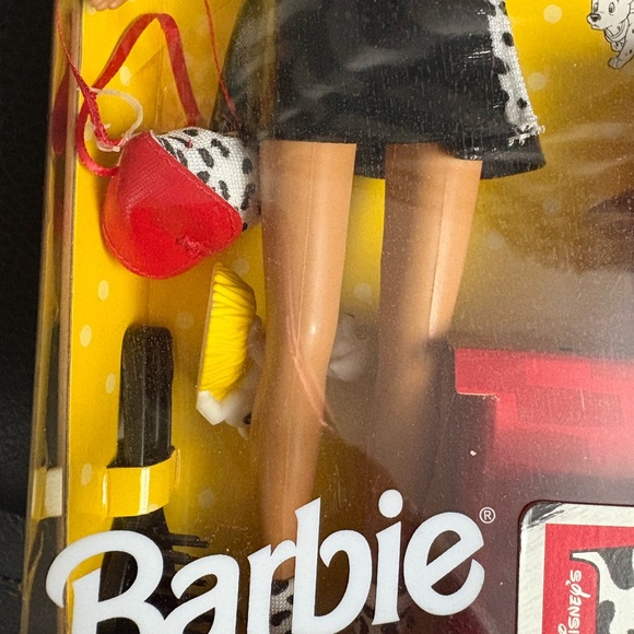 Barbie 101 Dalmatians Doll in Red and Black Outfit vintage 1998 NEW - Picture 2 of 7